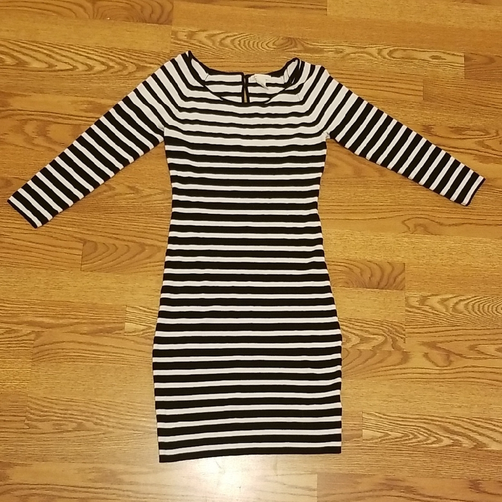 H&M Black and White Long Sleeve Dress